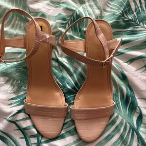 Off white Nine West heels